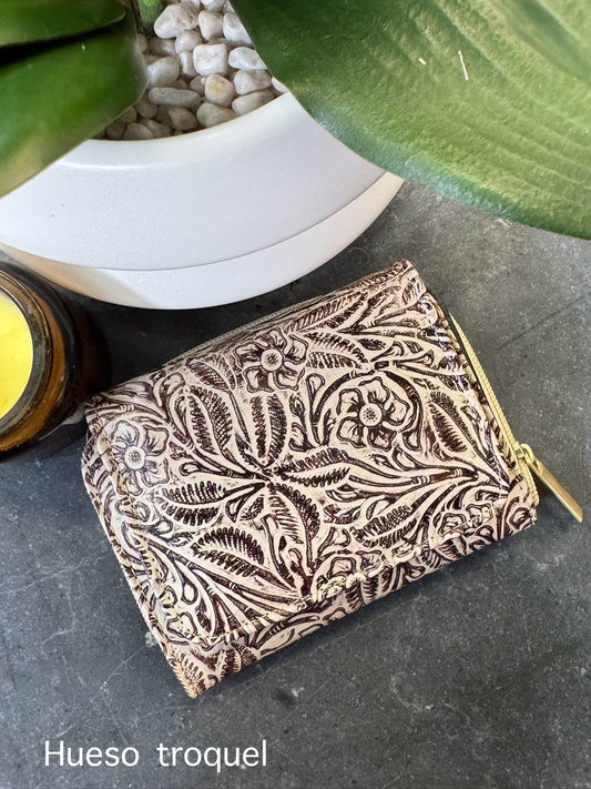 CARTERA PIEL KENYA FLORES TROQUEL HUESO/CAFE