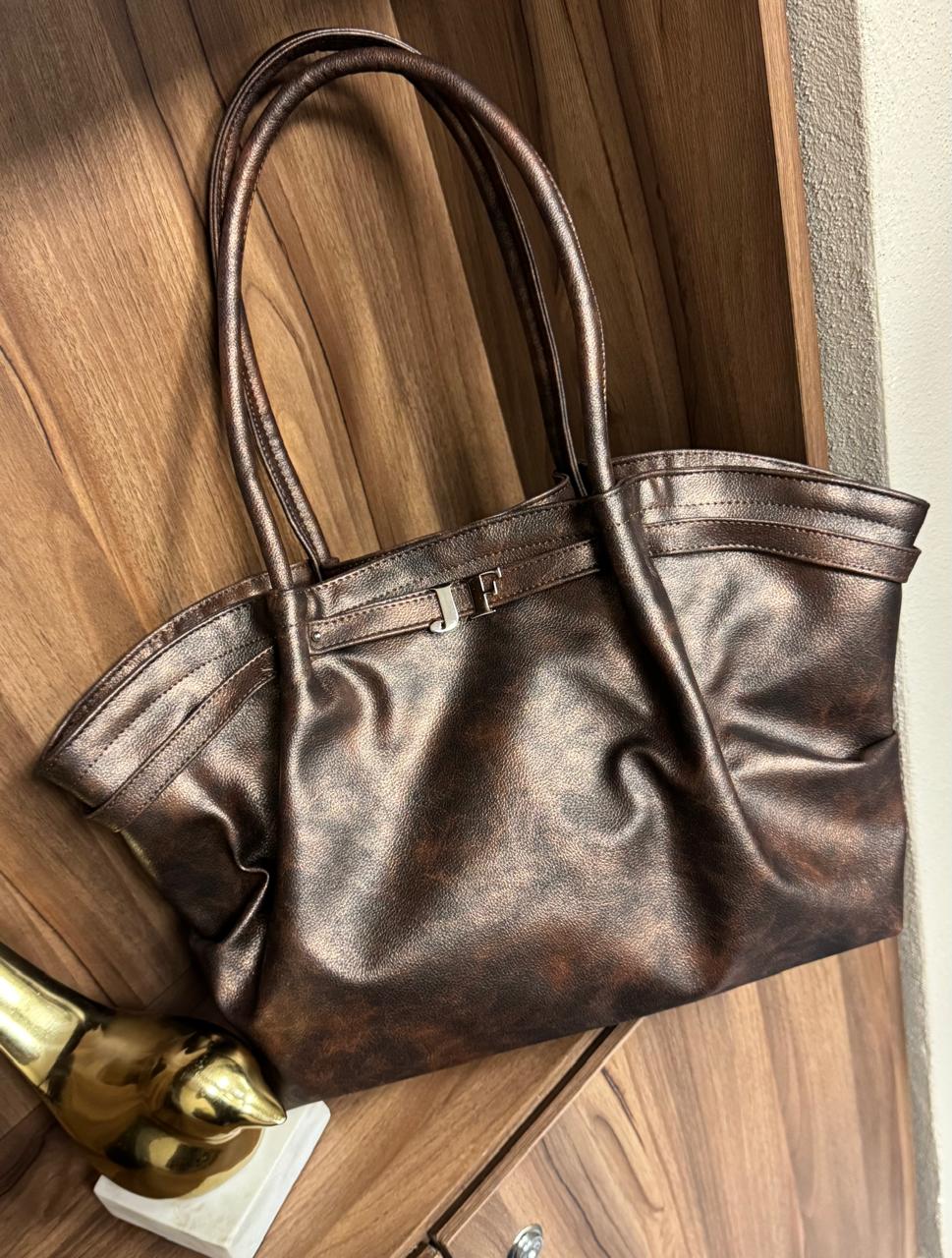 BOLSO ZARTHA COLOR BRONCE