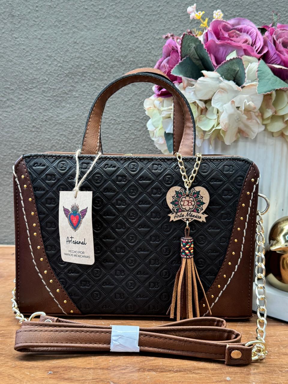 DB CROSSBODY GRABADO DUBAI COLOR FERRERO