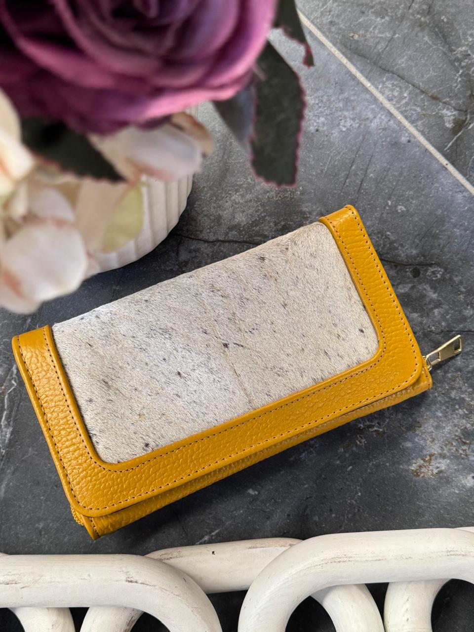CARTERA AUSTRALIA PELO COLOR AMARILLO