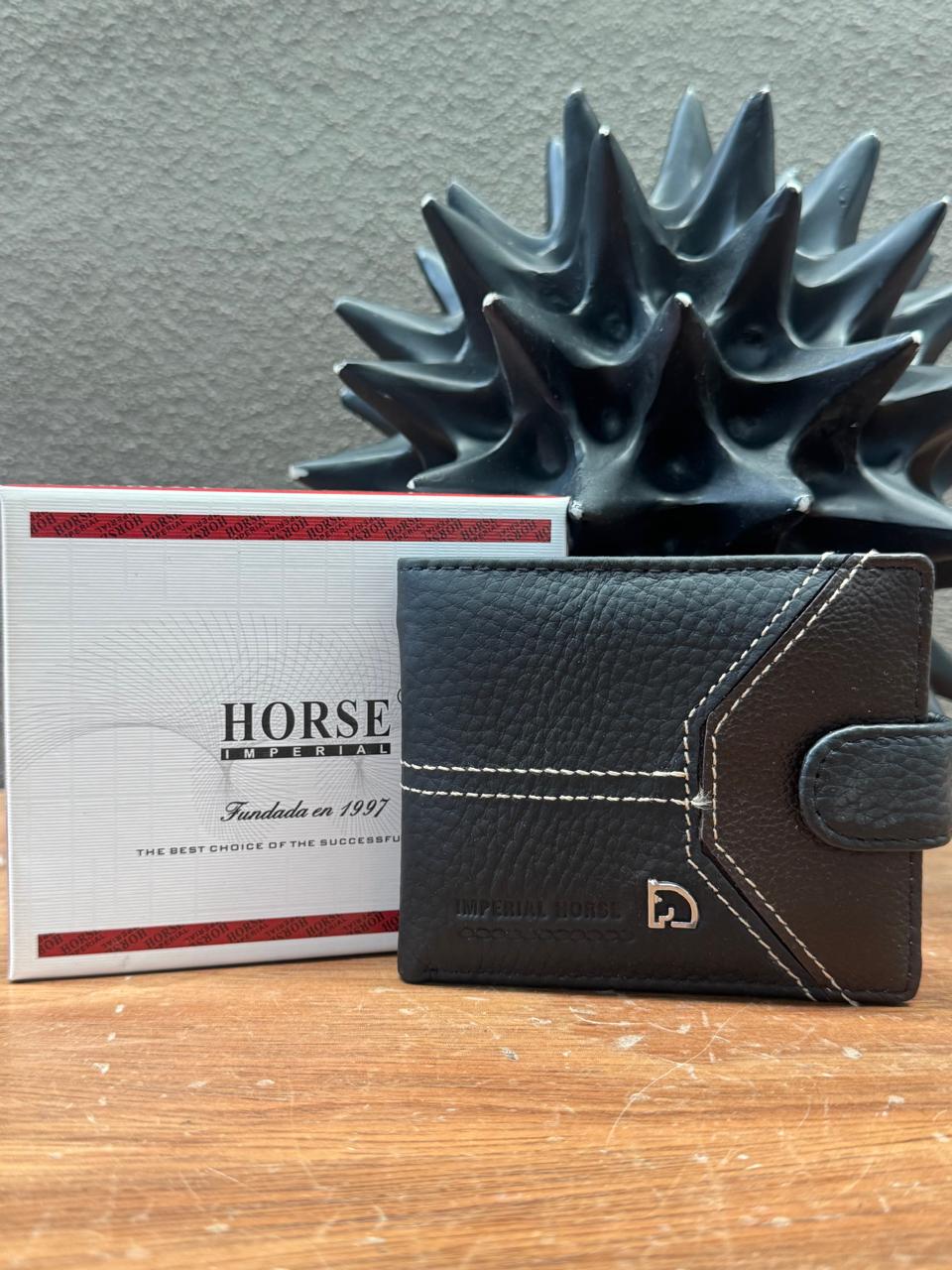 CARTERA HORSE BROCHE PIEL FERRERO/CAFE