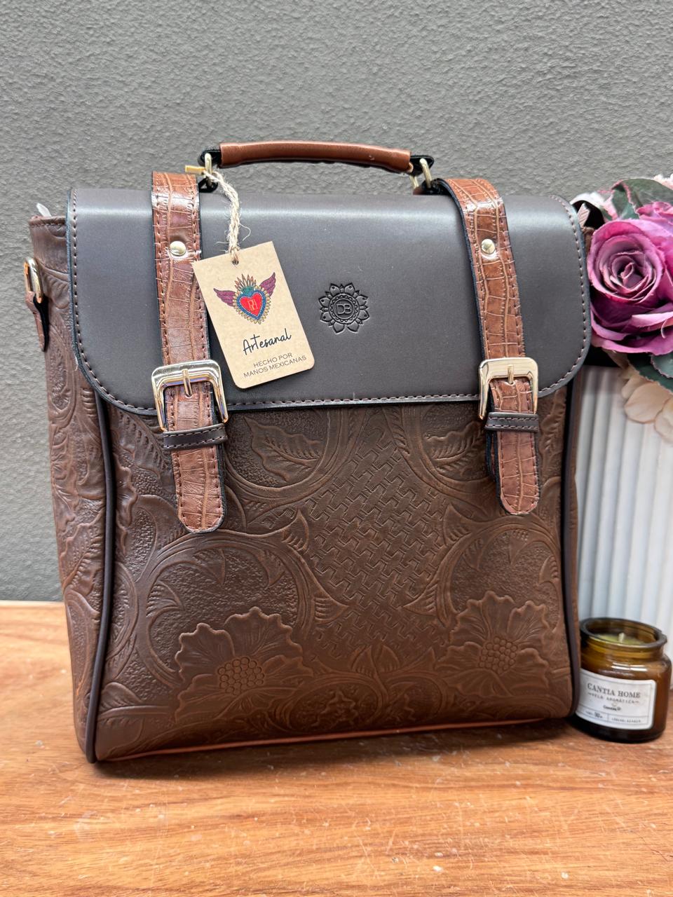 DB MOCHILA HEBILLAS FLORES CAFE