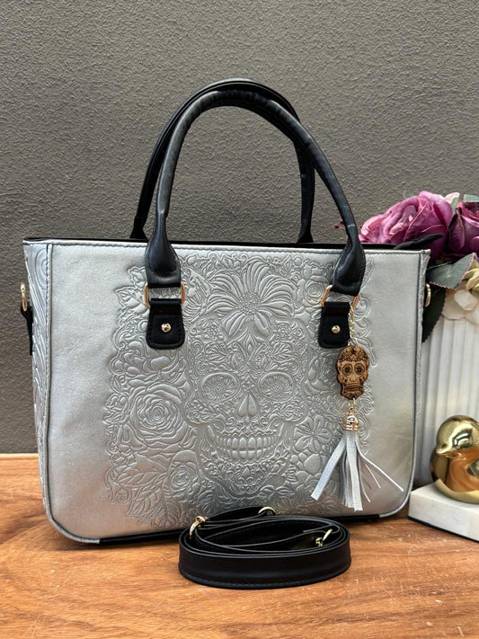 CARTAGENA PIEL CALAVERA COLOR PLATA