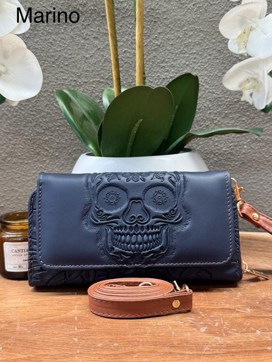 CARTERA CINCELADA ANA CALAVERA COLOR MARINO