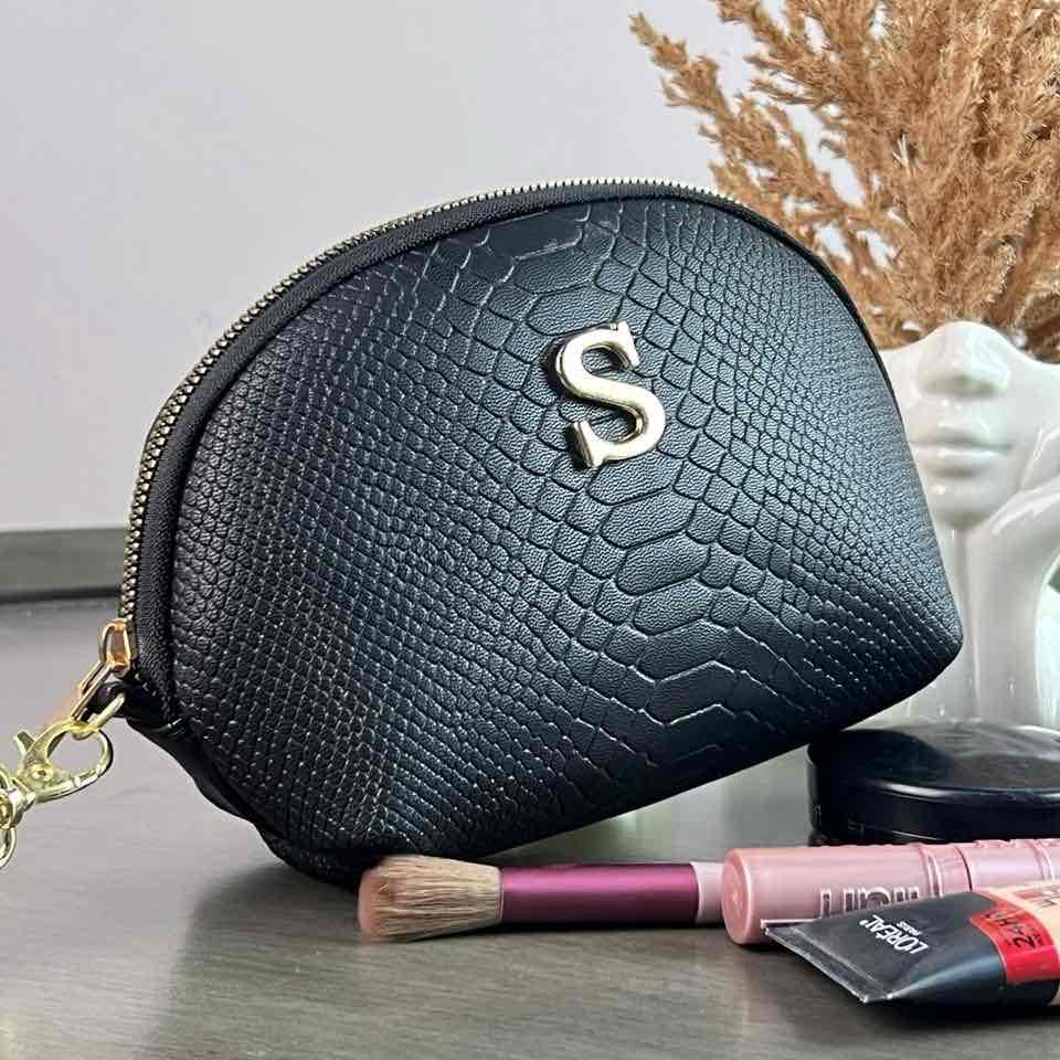 COSMETIQUERA NEGRA