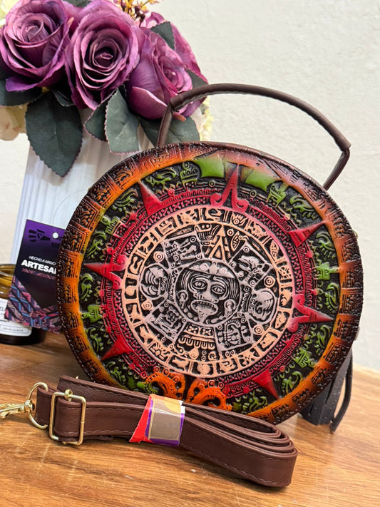 CIRCULAR ARTESANAL GRABADO CALENDARIO AZTECA MARRON