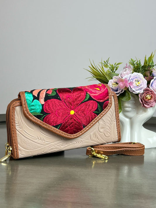 CARTERA PIEL TAPA BORDADA MAQUILLAJE