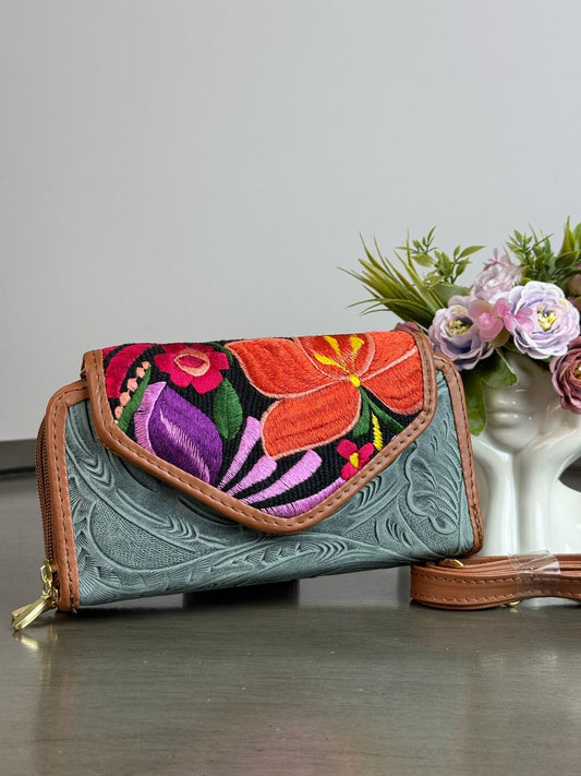 CARTERA PIEL TAPA BORDADA GRIS MEZCILLA