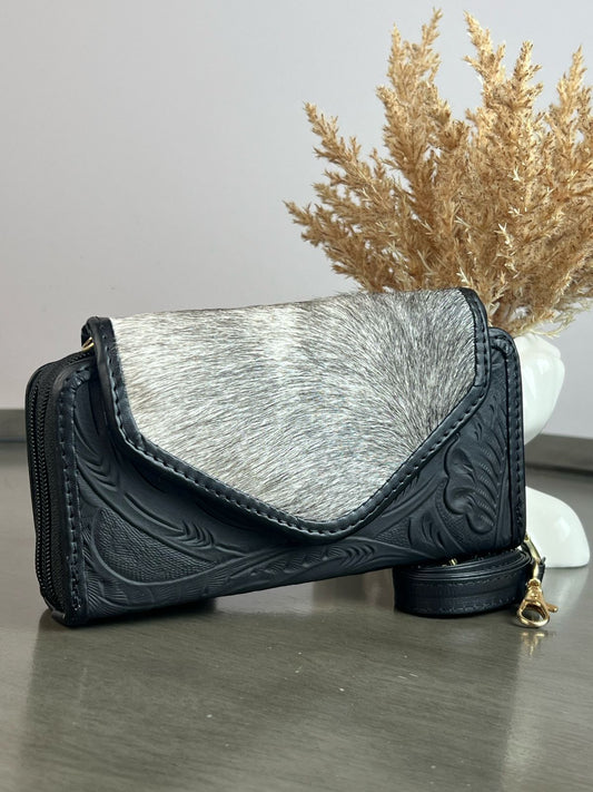 CARTERA PIEL TAPA PELO NEGRO