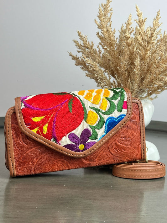 CARTERA PIEL TAPA BORDADA NARANJA QUEMADO